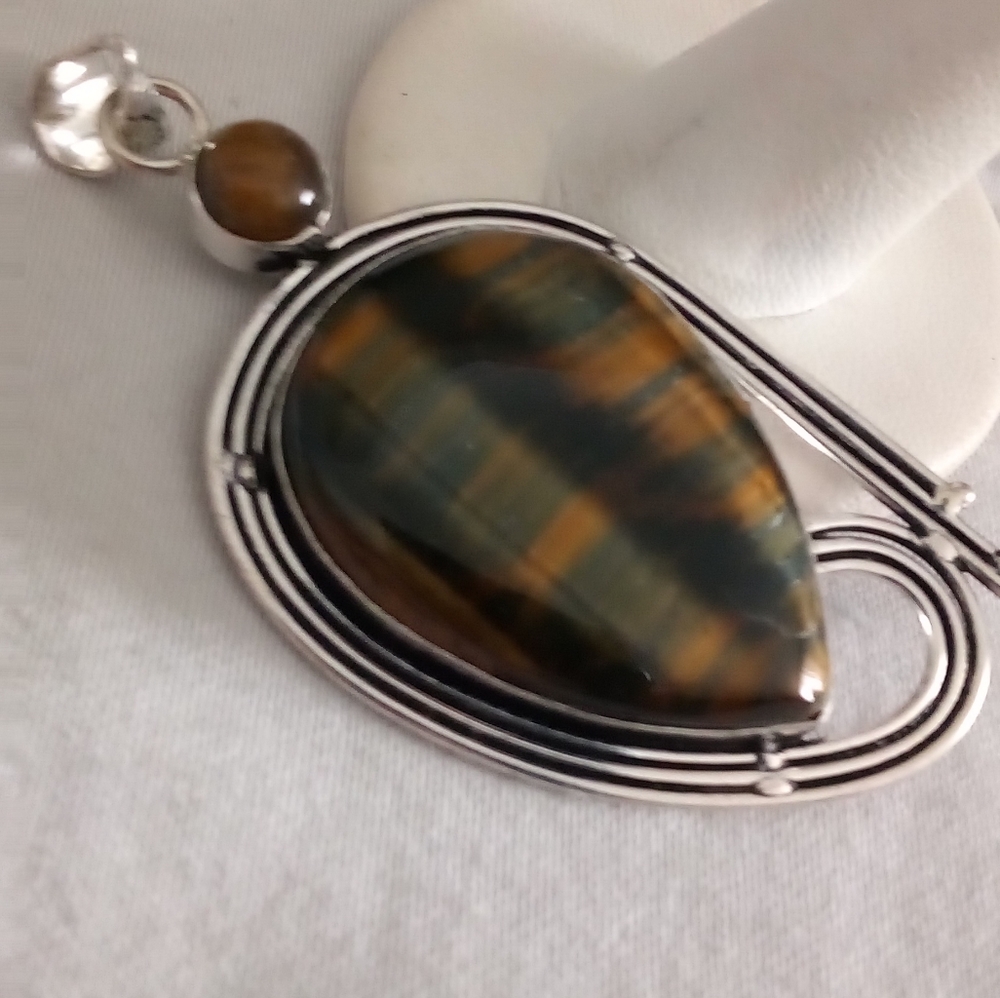 Man's big beautiful natural tiger eye pendant